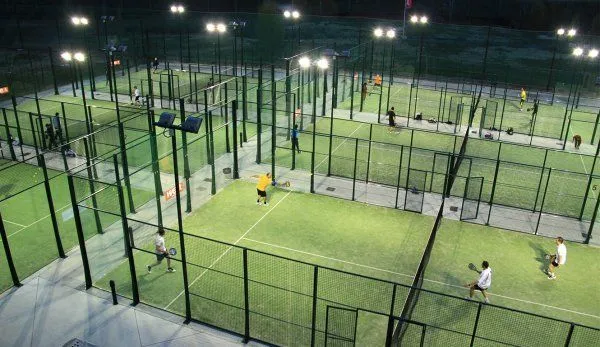 We Life Club Pádel - centro deportivo en Granada