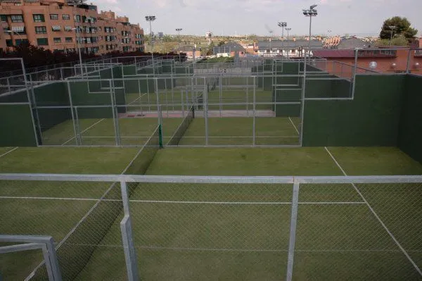 Centro Deportivo Municipal Aqa Los Prunos - centro deportivo en Madrid