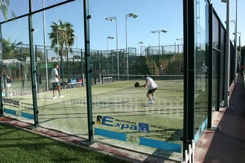 Club La Salina - centro deportivo en San Fernando