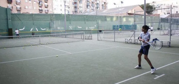 Polideportivo Asturias - Fundación Deportiva Municipal Valencia - centro deportivo en Valencia