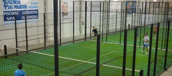 Zaratán Pádel Indoor - centro deportivo en Zaratán